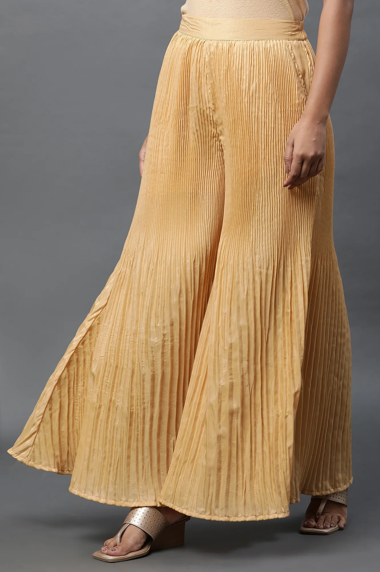 Solid Flared Woven Sharara With Pleats - Image 16