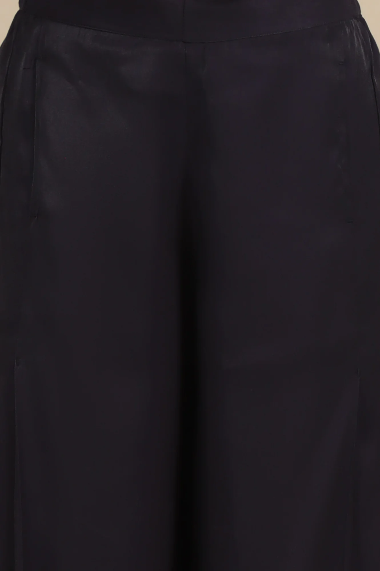 Black Solid Flared Rayon Palazzo With Pleats - Image 7