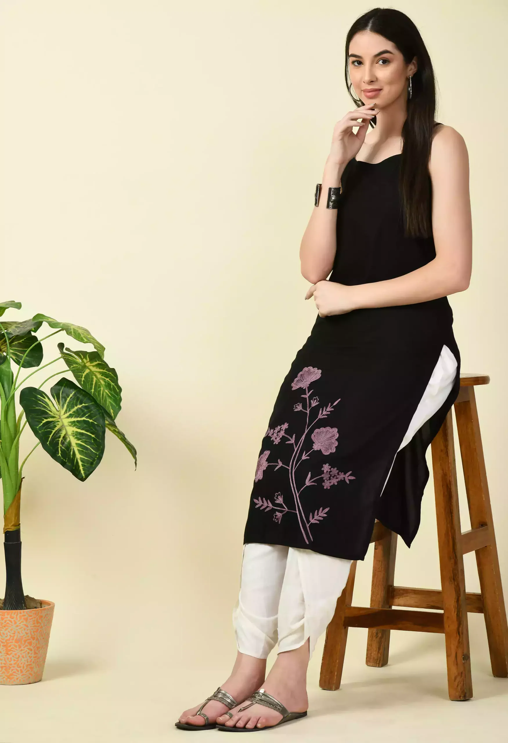 Black Pashmina Work Sleeveless Kurti - Image 3